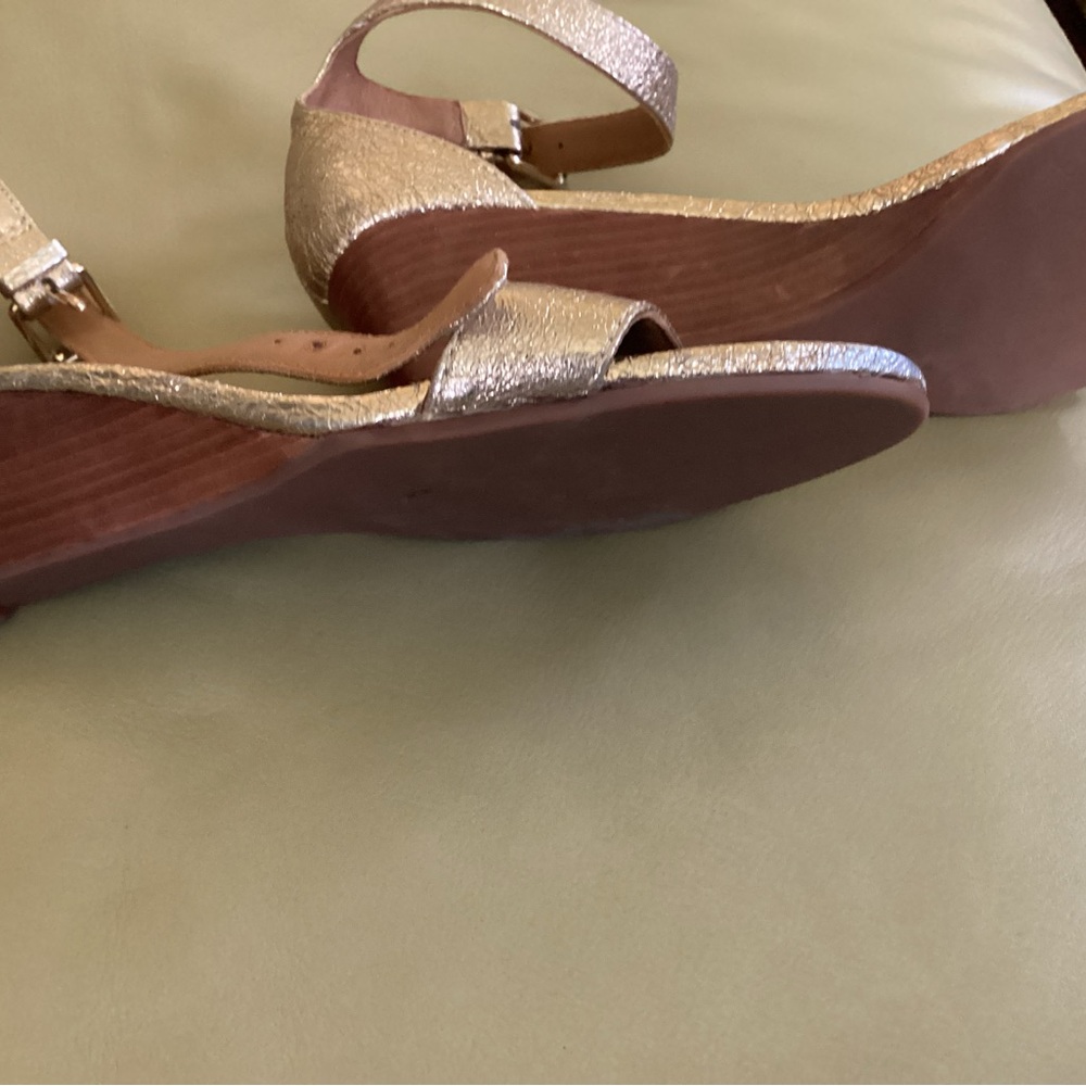 Tory burch gold wedge sandals
